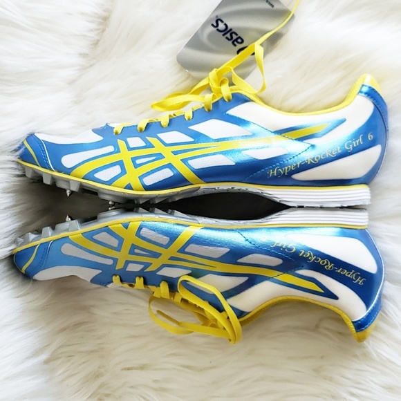 girl spikes for track